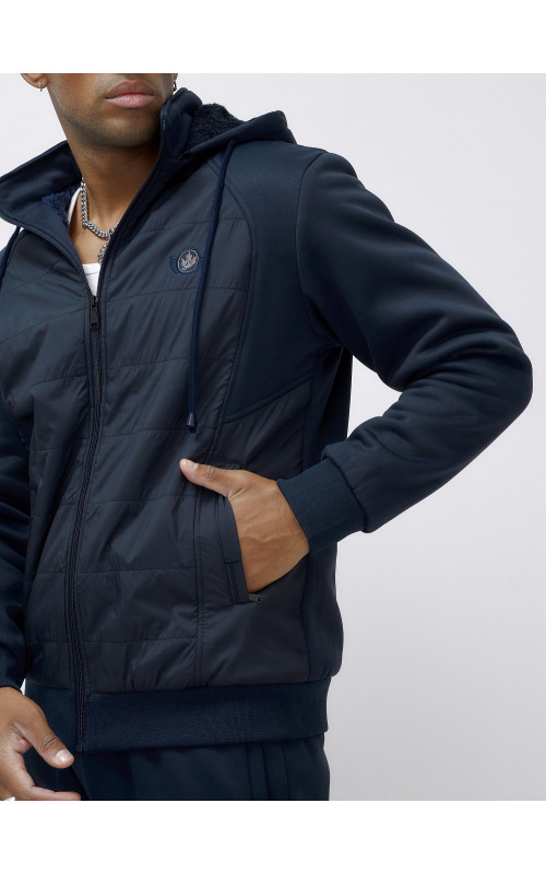 Мужской зимний спортивный костюм для активного отдыха.