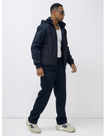 Мужской зимний спортивный костюм для активного отдыха.