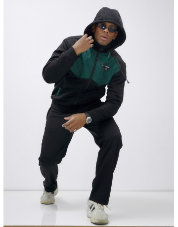 Мужской зимний спортивный костюм для активного отдыха