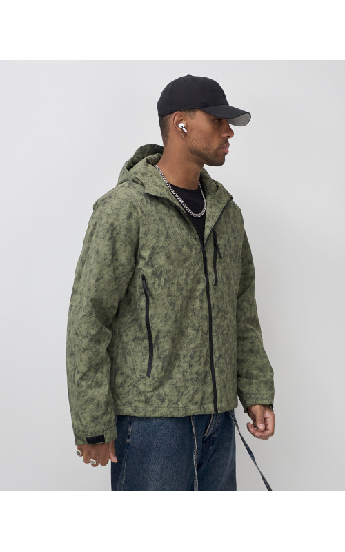 Мужская спортивная куртка «Хит сезона»: стиль и защита для активных мужчин