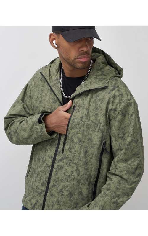 Мужская спортивная куртка «Хит сезона»: стиль и защита для активных мужчин