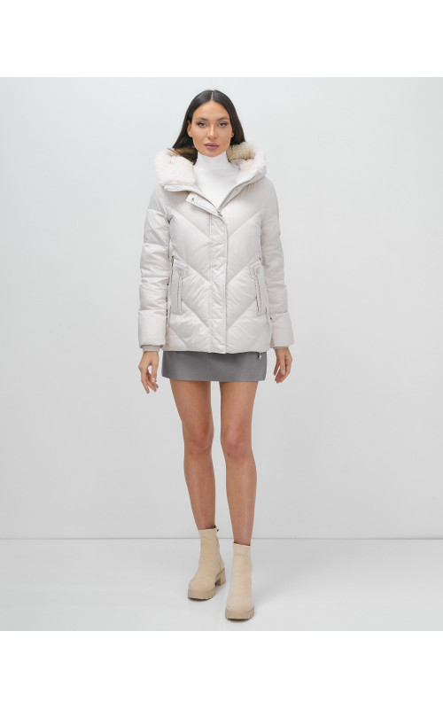 Женский зимний пуховик «Модный» с мехом.