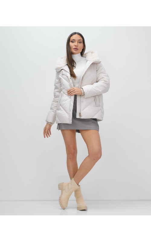 Женский зимний пуховик «Модный» с мехом.