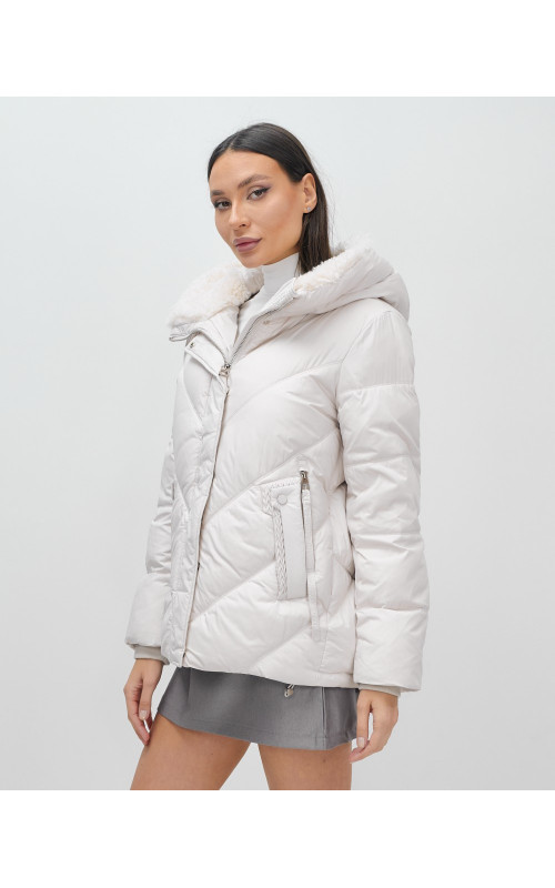 Женский зимний пуховик «Модный» с мехом.