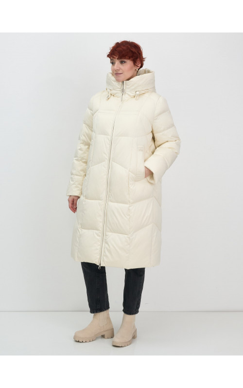 Длинный пуховик для женщин с капюшоном.