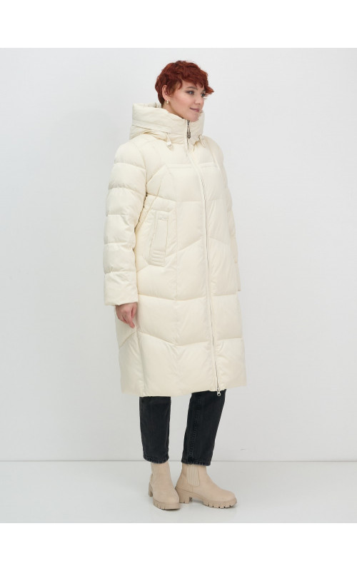 Длинный пуховик для женщин с капюшоном.