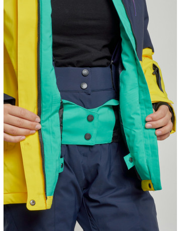 Женский горнолыжный костюм для зимних видов спорта.