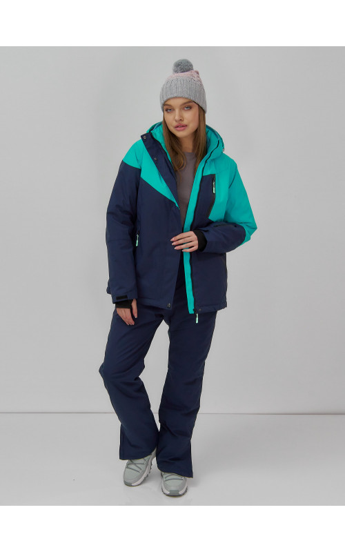 Женский горнолыжный костюм для активного отдыха.