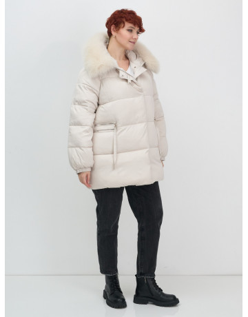 Пуховик с мехом песца, элегантный и стильный, для зимы 2025.