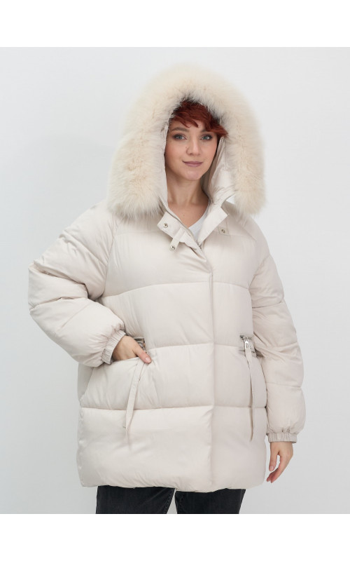 Пуховик с мехом песца, элегантный и стильный, для зимы 2025.