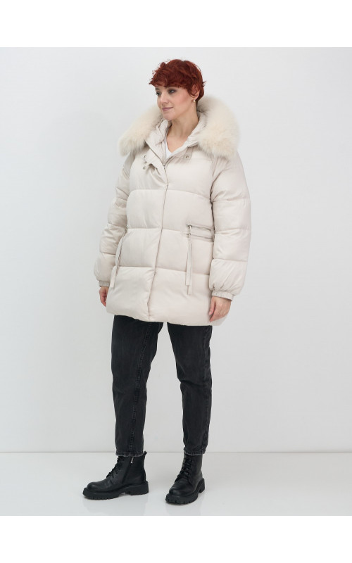 Пуховик с мехом песца, элегантный и стильный, для зимы 2025.