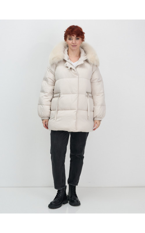 Пуховик с мехом песца, элегантный и стильный, для зимы 2025.