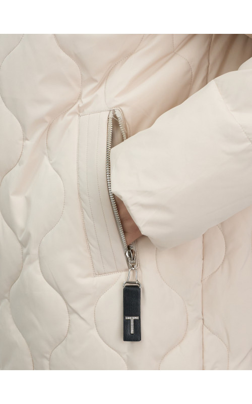 Женская демисезонная куртка с капюшоном для осени и зимы, свободный покрой.