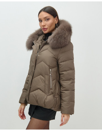 Пуховик для городской леди с мехом песца, защита от влаги и ветра.