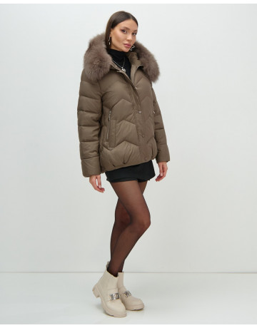 Пуховик для городской леди с мехом песца, защита от влаги и ветра.