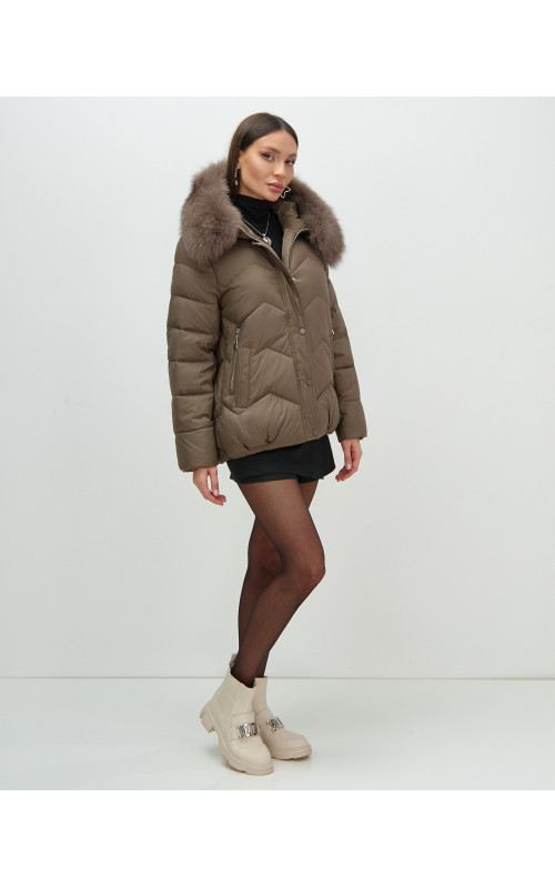 Пуховик для городской леди с мехом песца, защита от влаги и ветра.