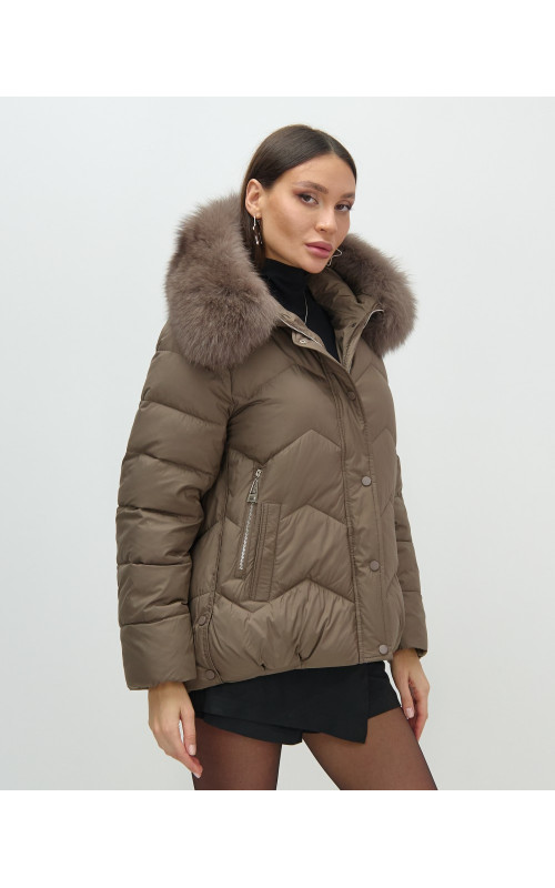Пуховик для городской леди с мехом песца, защита от влаги и ветра.