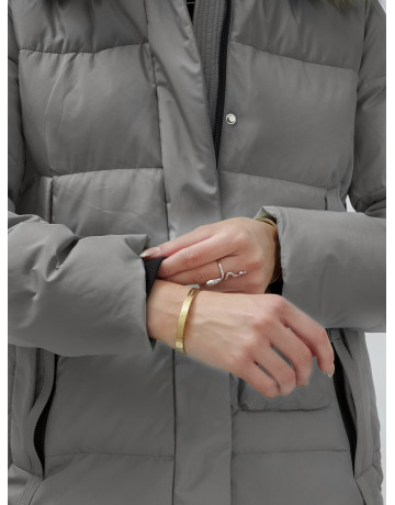 Женская зимняя куртка премиум-класса с мехом енота.