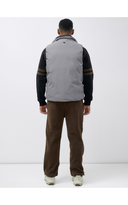 Мужская утеплённая жилетка для активного отдыха и повседневной носки.