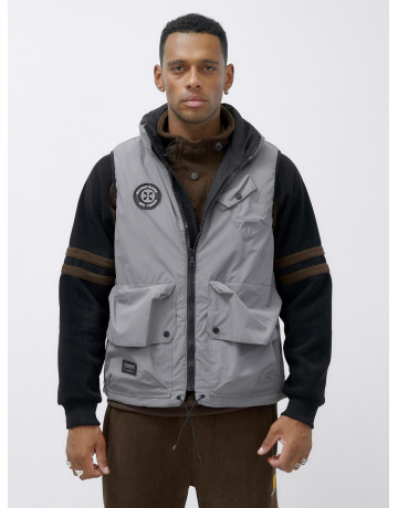 Мужская утеплённая жилетка для активного отдыха и повседневной носки.