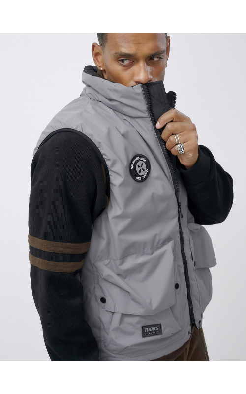 Мужская утеплённая жилетка для активного отдыха и повседневной носки.