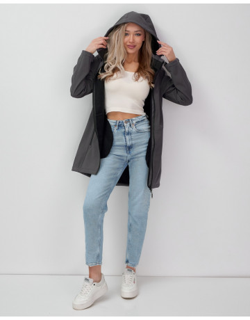 Женская парка для активных прогулок.