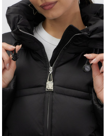 Длинный зимний пуховик для женщин с капюшоном.