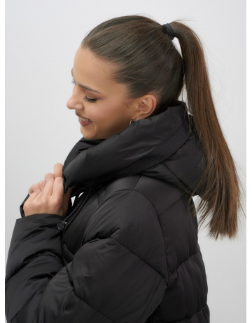 Длинный зимний пуховик для женщин с капюшоном.