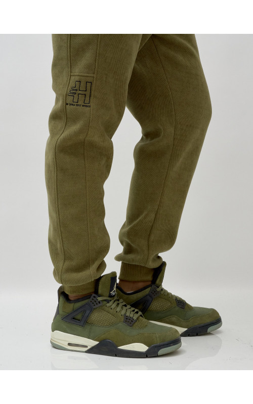 Мужской спортивный костюм с начёсом для активных дней.