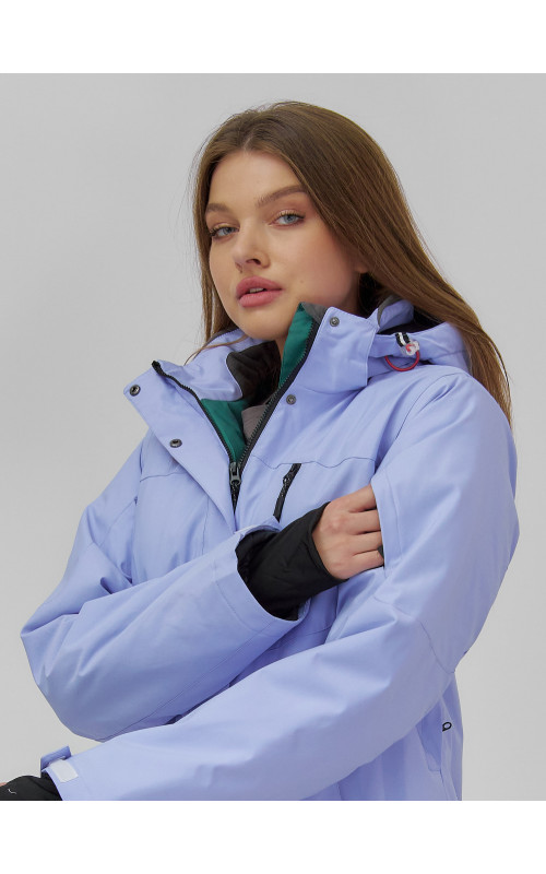 Женская горнолыжная куртка со съёмным капюшоном.