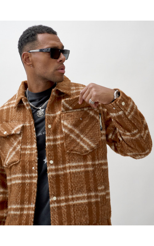 Мужская рубашка из шерсти прямого кроя с флисовой подкладкой.