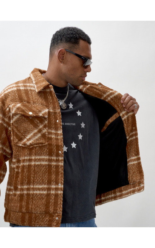 Мужская рубашка из шерсти прямого кроя с флисовой подкладкой.