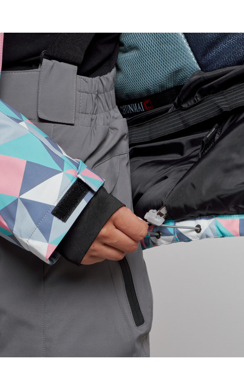 Женский горнолыжный комплект.