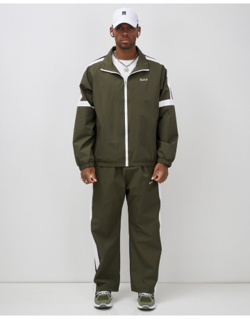 Спортивный костюм для мужчин: весна-лето.