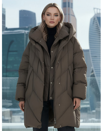 Длинный женский пуховик для зимы.