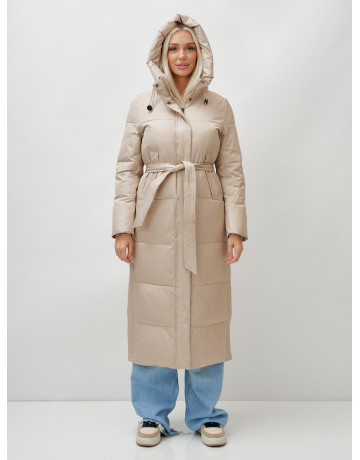 Тёплый женский пуховик с поясом и капюшоном.