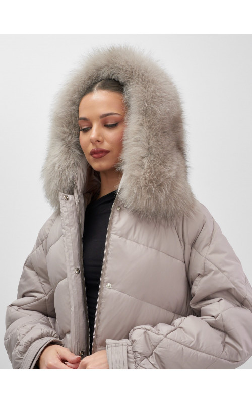 Пуховик с мехом песца для женщин, удлинённый силуэт.