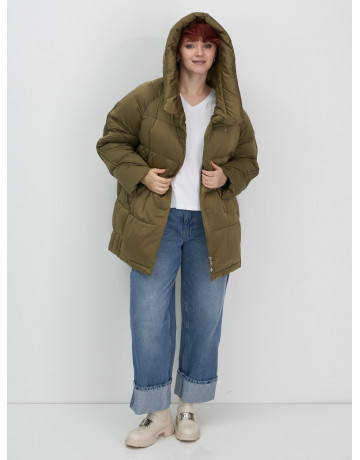 Женский зимний пуховик с капюшоном и декоративными карманами.