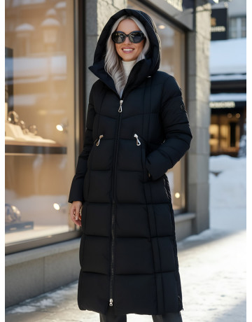 Длинный зимний пуховик для женщин с капюшоном.