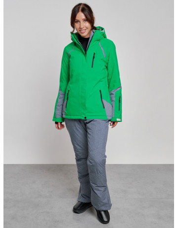 Женский горнолыжный костюм для зимних видов спорта.