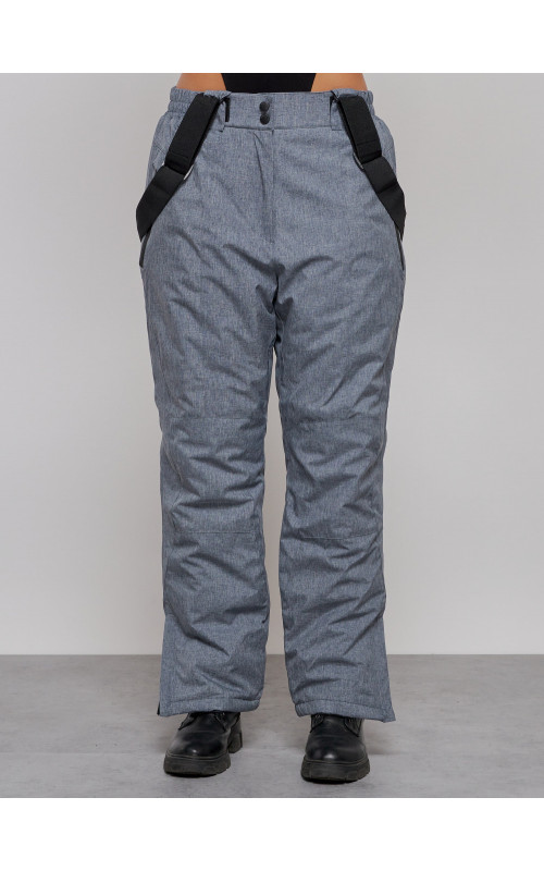 Женский горнолыжный костюм для зимних видов спорта.