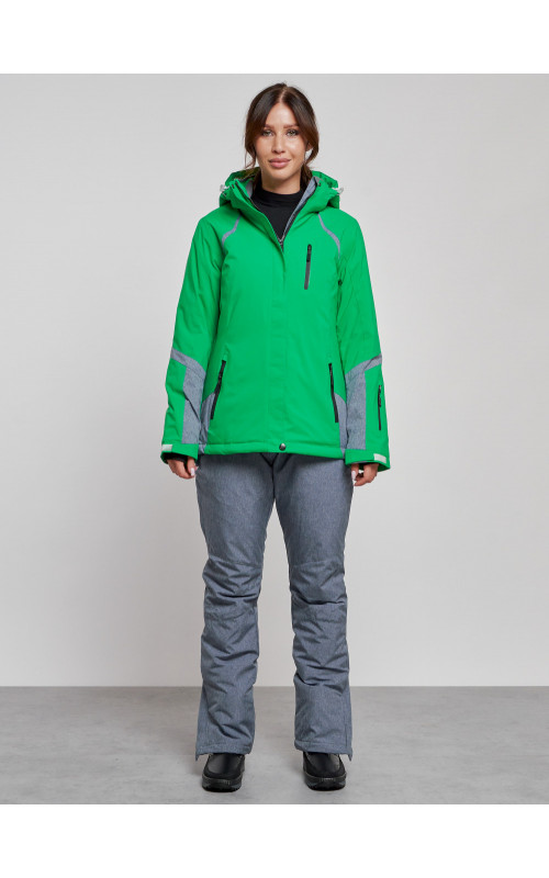 Женский горнолыжный костюм для зимних видов спорта.