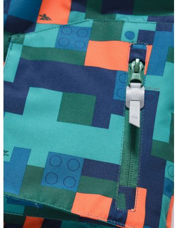 Зимний комбинезон для мальчика: активный отдых и безопасность