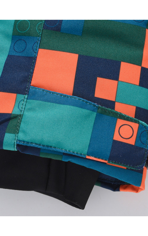 Зимний комбинезон для мальчика: активный отдых и безопасность