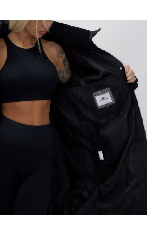 Тёплый женский пуховик до колена с капюшоном.