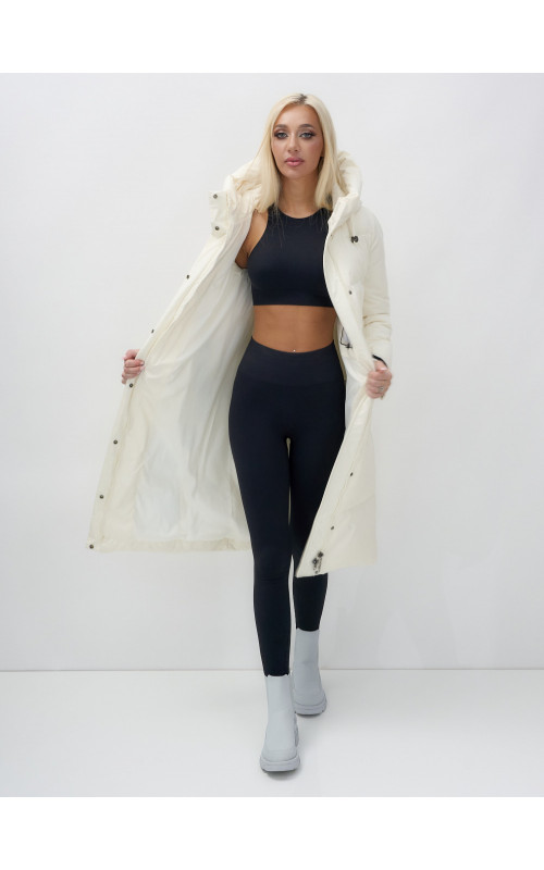 Длинный зимний пуховик с капюшоном для женщин.