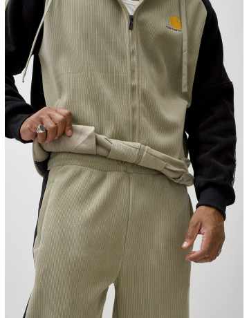 Мужской утеплённый спортивный костюм с начёсом для прохладной погоды