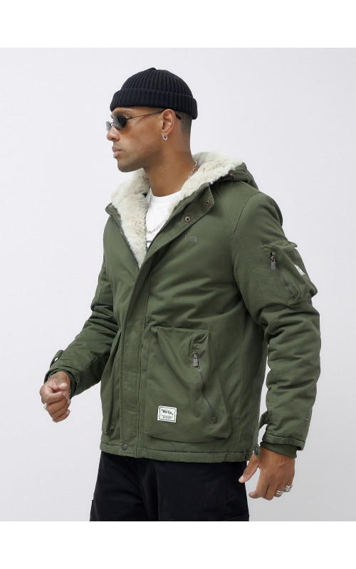 Мужская зимняя парка: комфорт и защита в холода