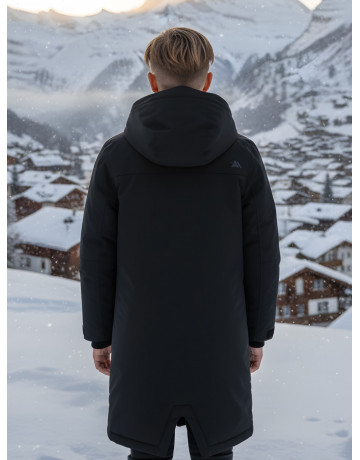 Зимняя парка для мальчика-подростка тёплая и практичная.