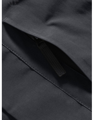 Зимняя парка для мальчика-подростка тёплая и практичная.